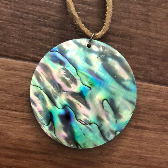 Handmade Multicolor Shell Necklace - Picture 2 of 4